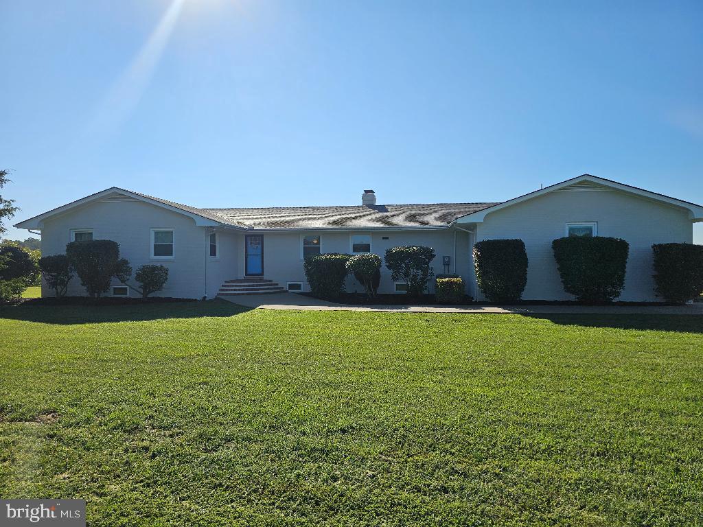 686 Smith Point Rd Property Photo