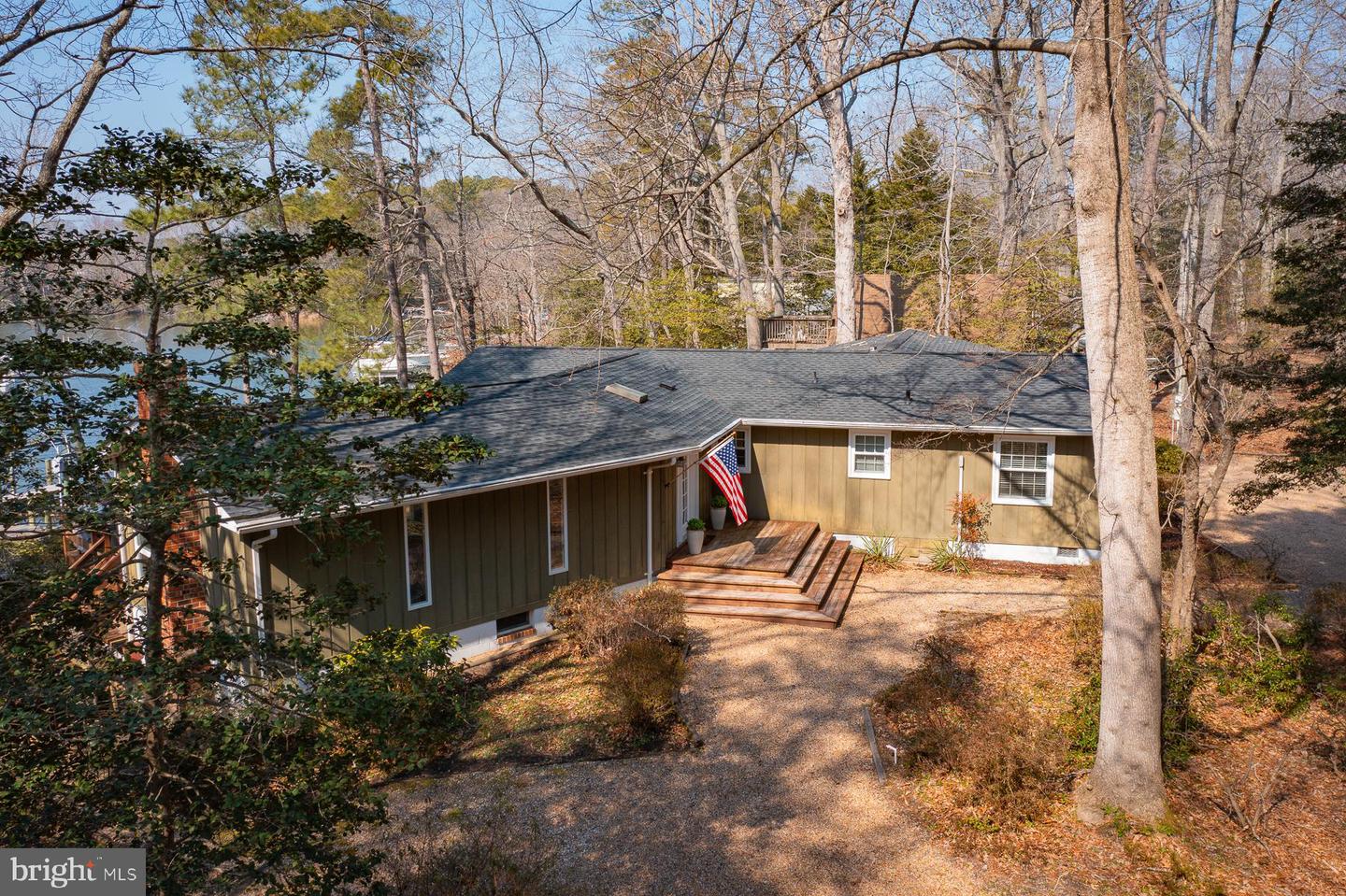 57 Swann Ct Property Photo 4