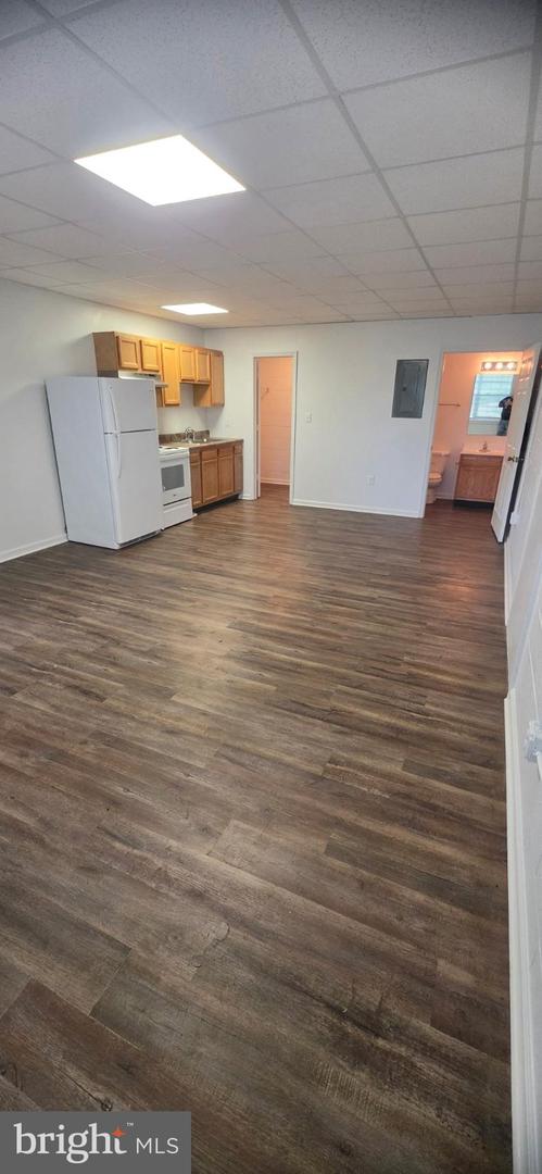 138 Harry Hogan Rd #7 Property Photo 2