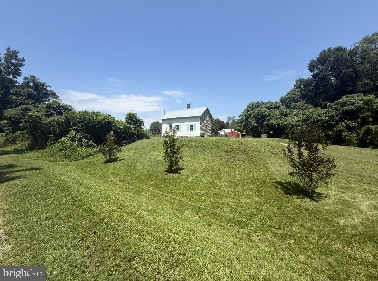 1710 Folly Rd Property Photo 5