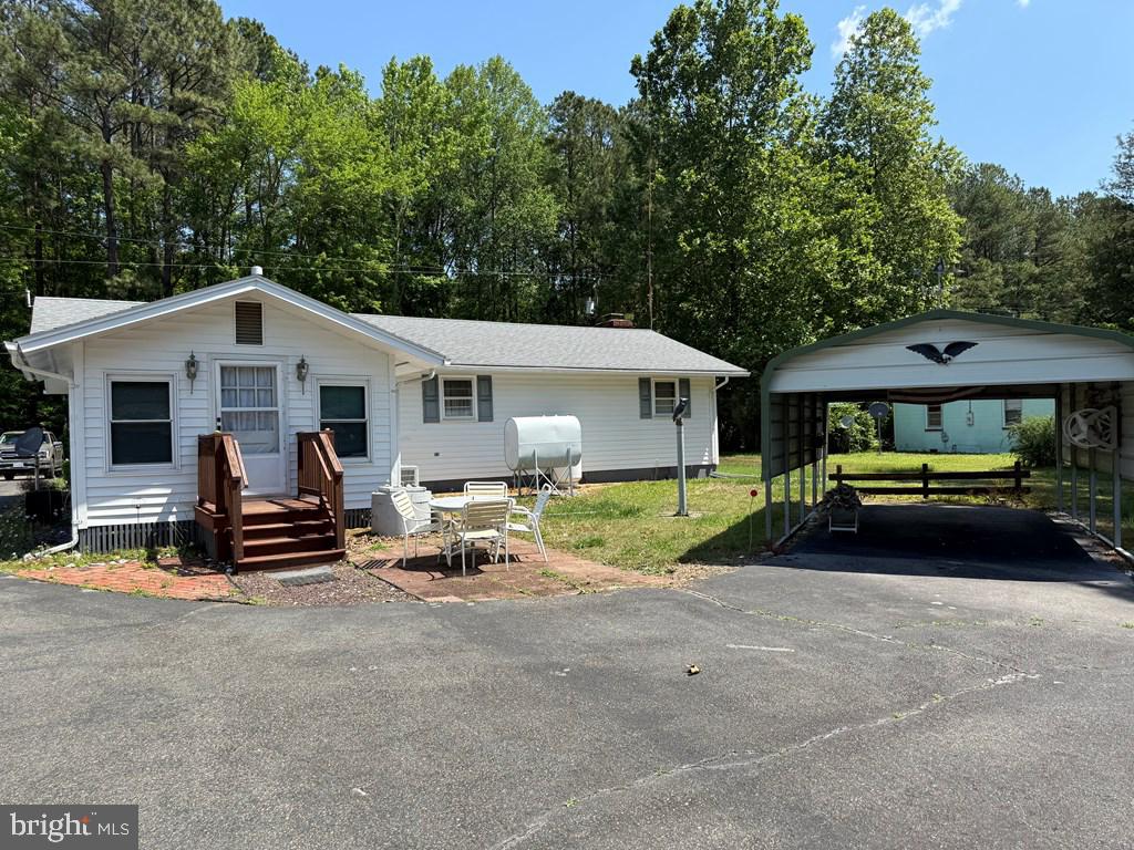 664 Sandy Point Rd Property Photo 4
