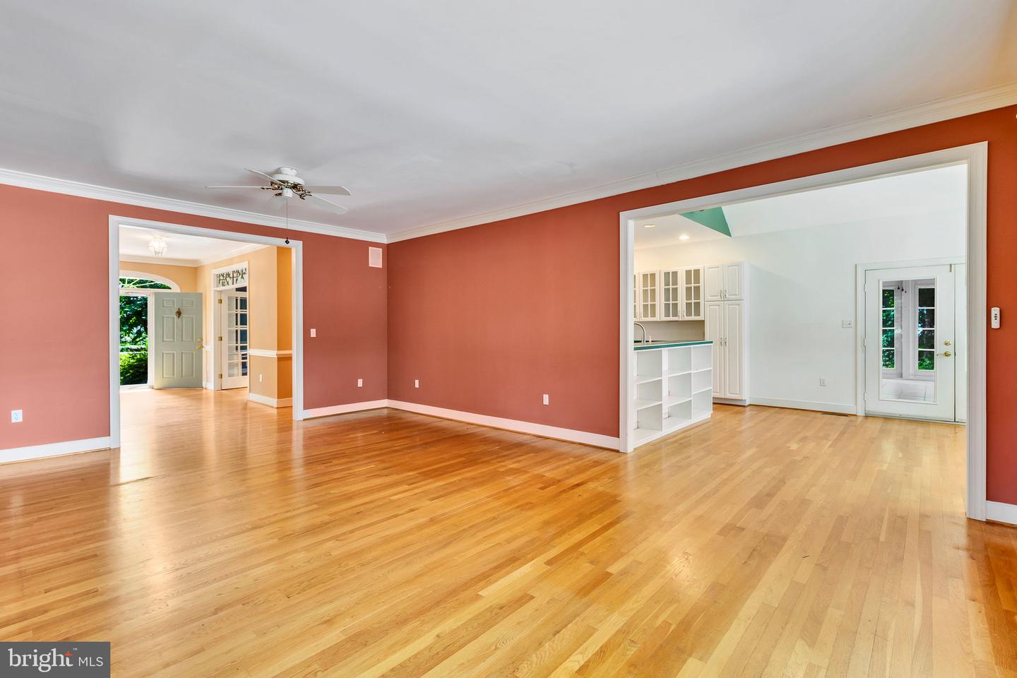 75 Lagrange Ave Property Photo 12