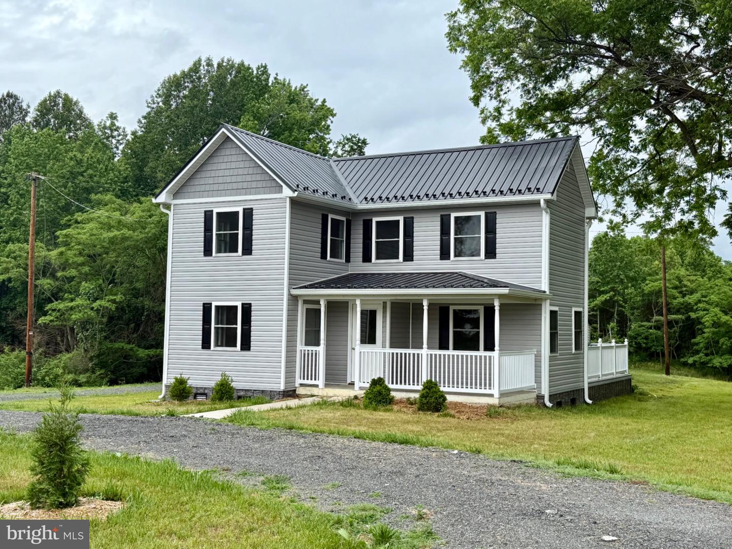 439 VALLEY DR