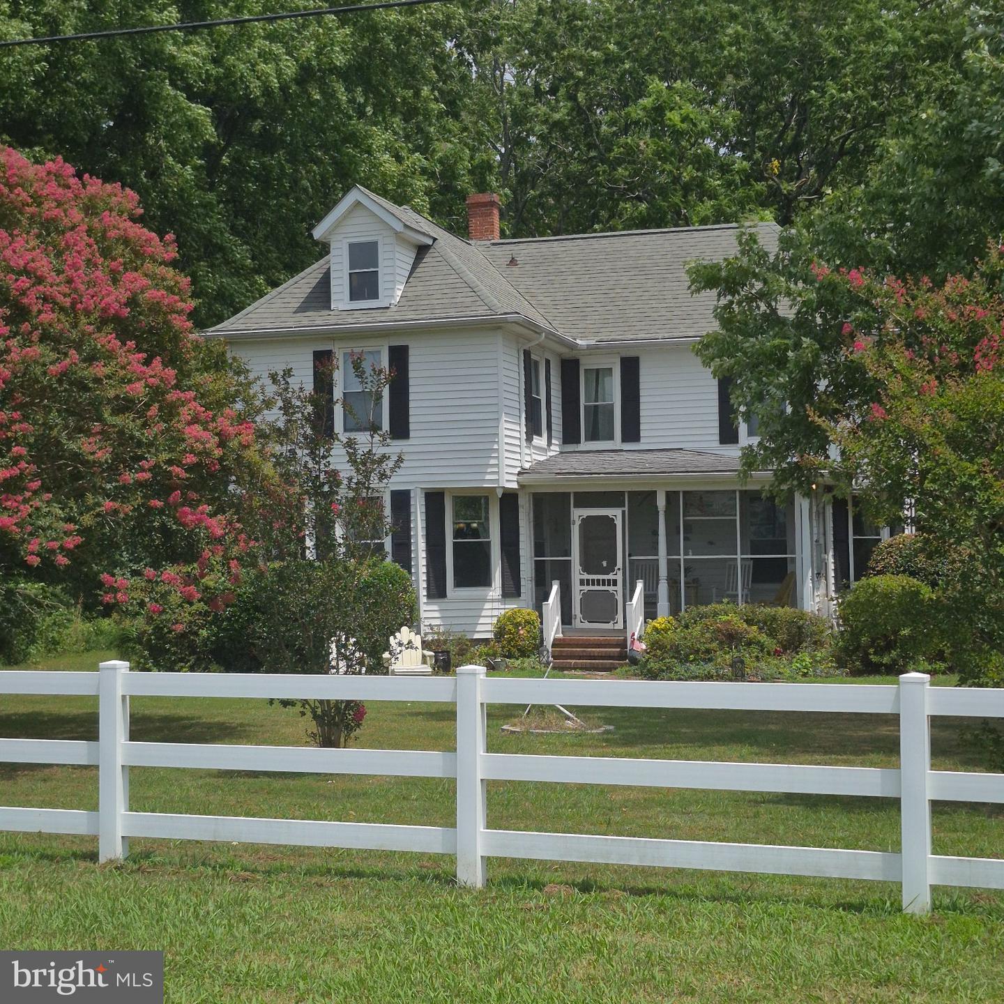 489 Fairport Rd Property Photo 1