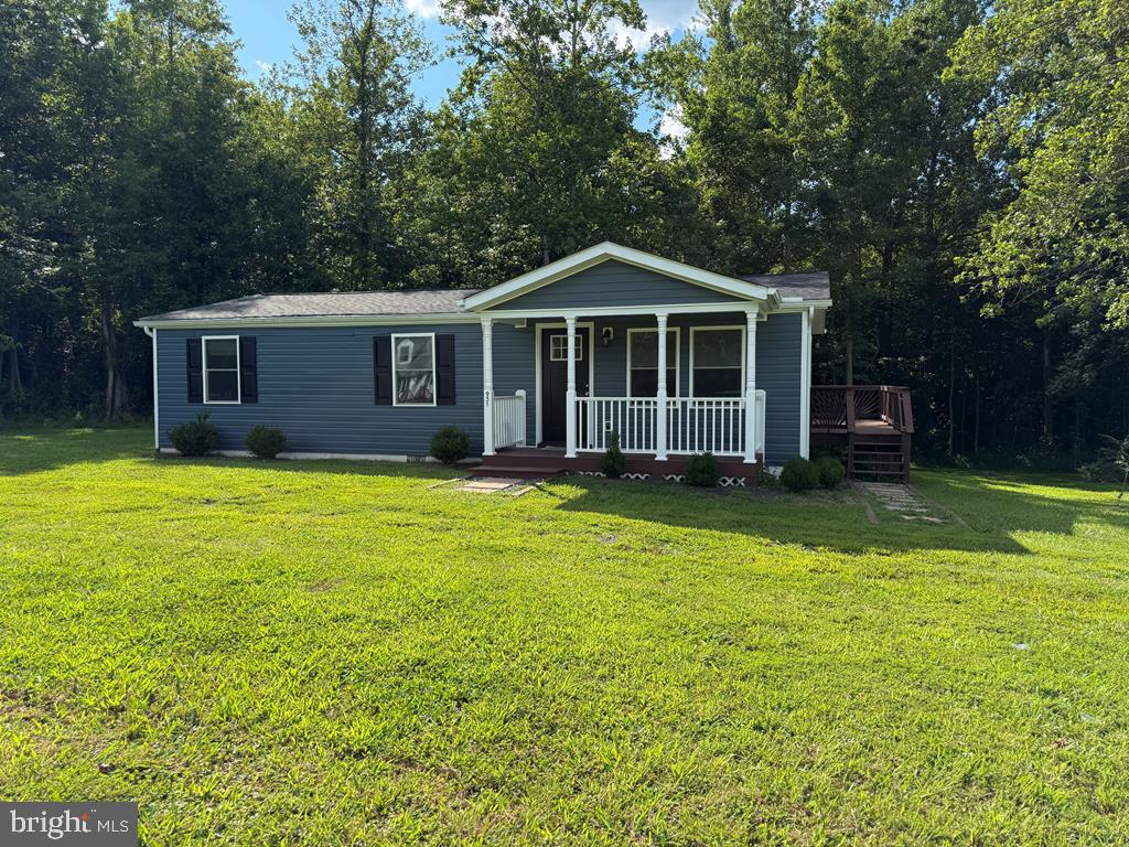 931 Light St Property Photo 1