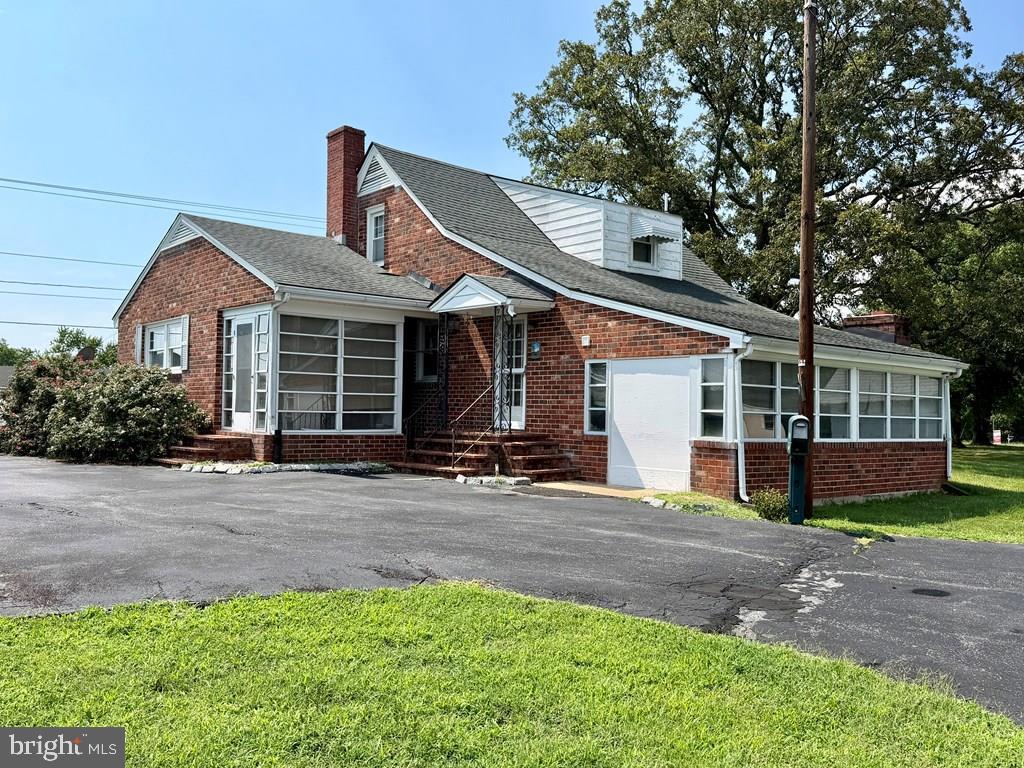 2392 Hampton Hall Rd Property Photo 5