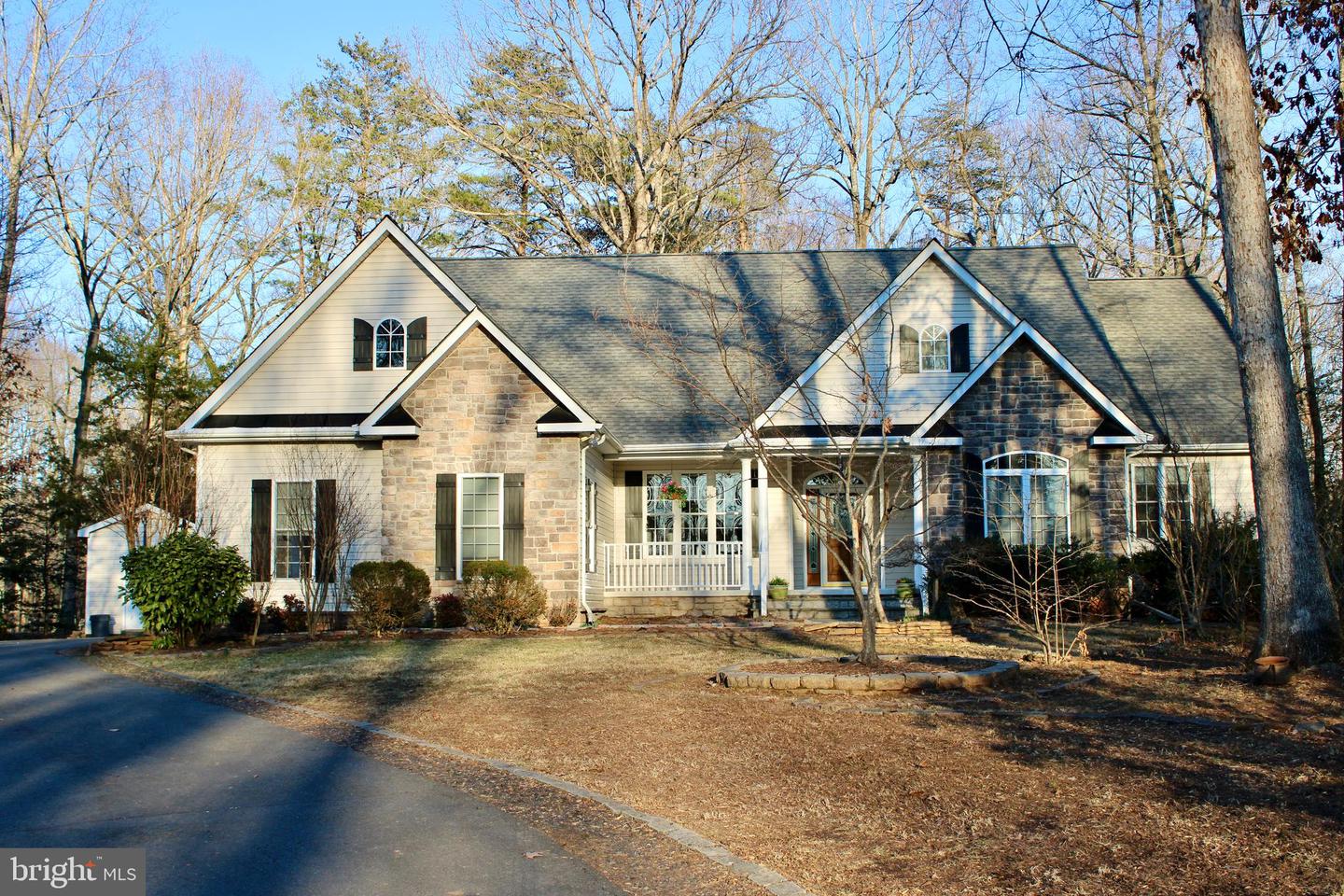 108 Cloverhill Ct Property Photo