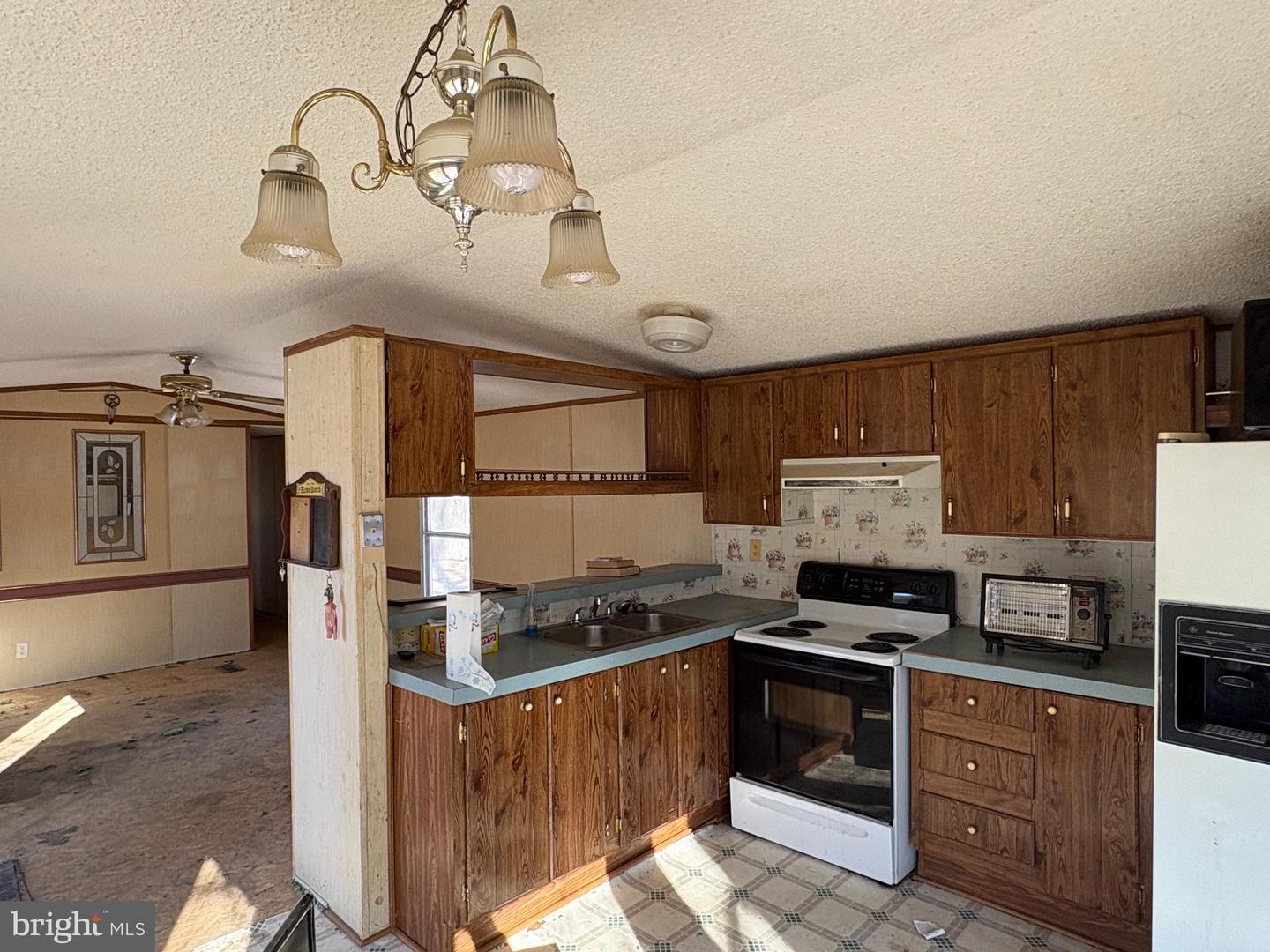 12307 Spring St Property Photo 2