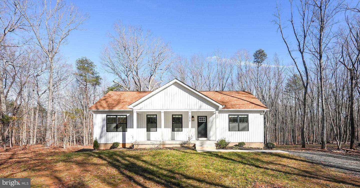 13079 Kendall Rd Property Photo