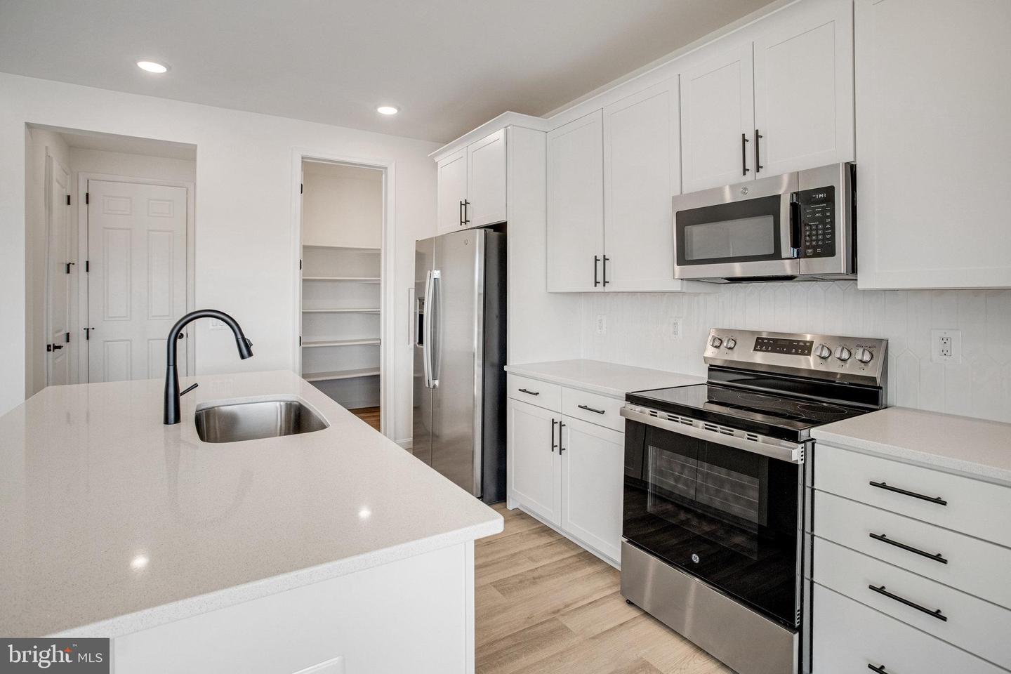 608 Clover Ln Property Photo 34