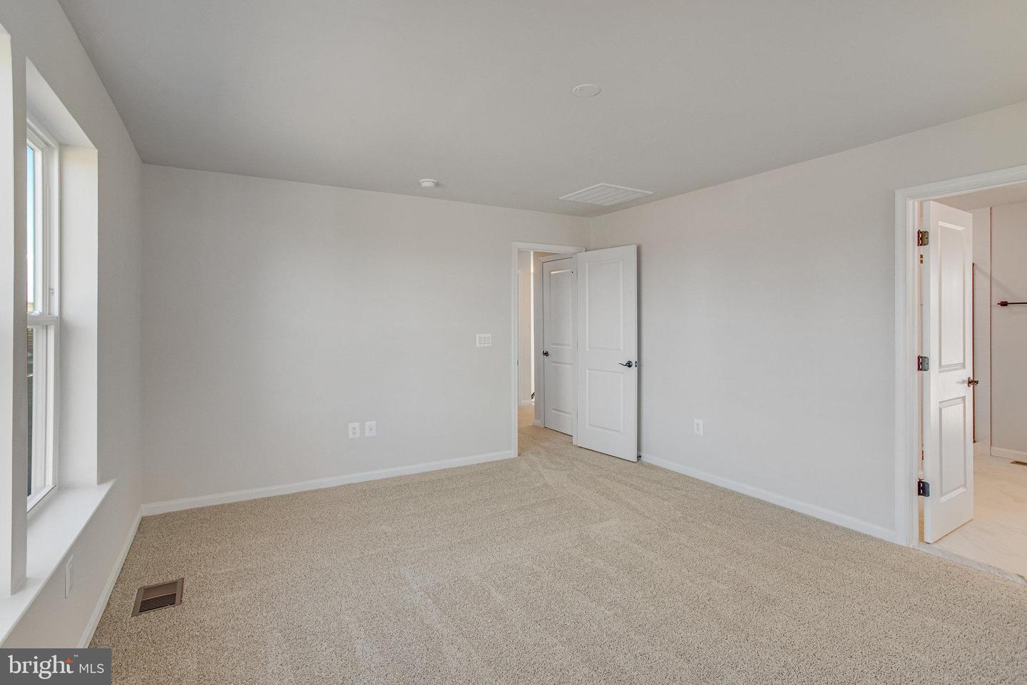 605 Clover Ln Property Photo 4