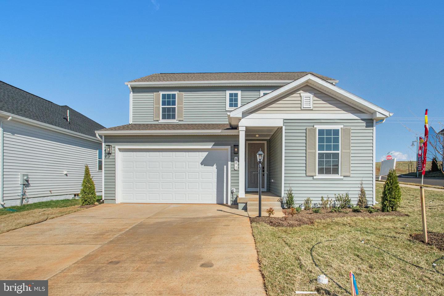 601 CLOVER LN Property Photo 1