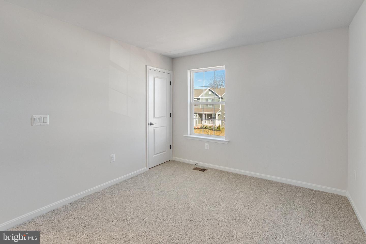 604 Clover Ln Property Photo 3