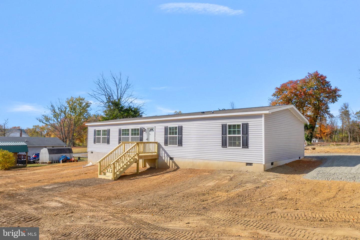 304 Lucketts Aly Property Photo 2