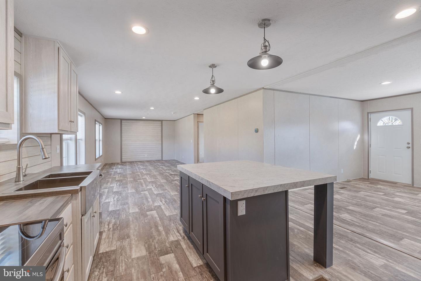 304 Lucketts Aly Property Photo 9