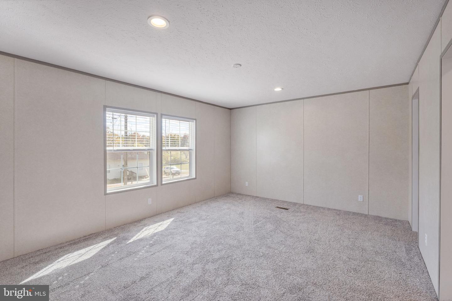 304 Lucketts Aly Property Photo 14