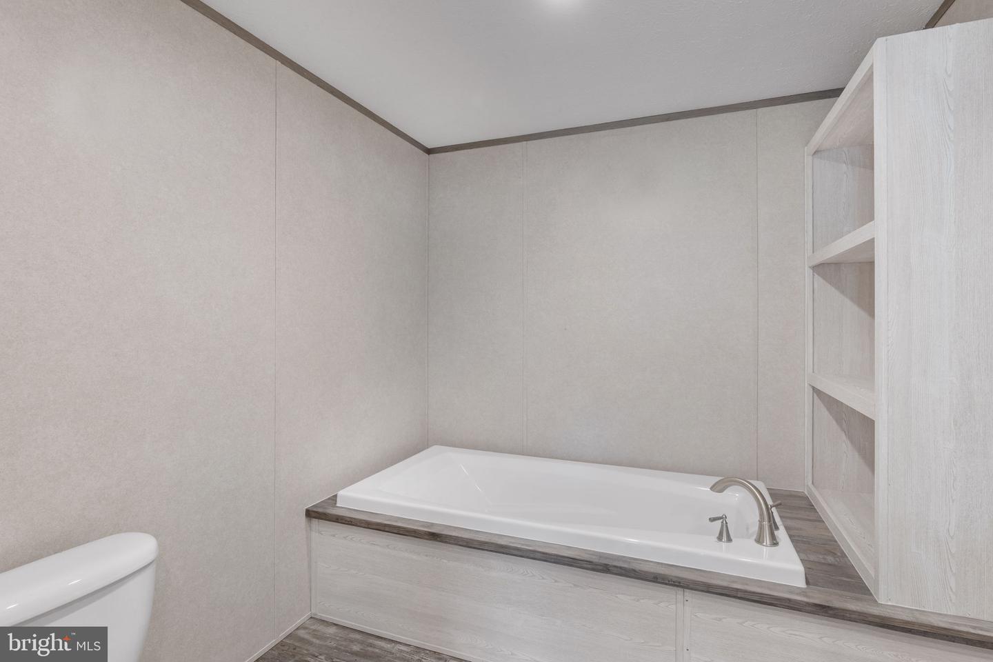 304 Lucketts Aly Property Photo 19