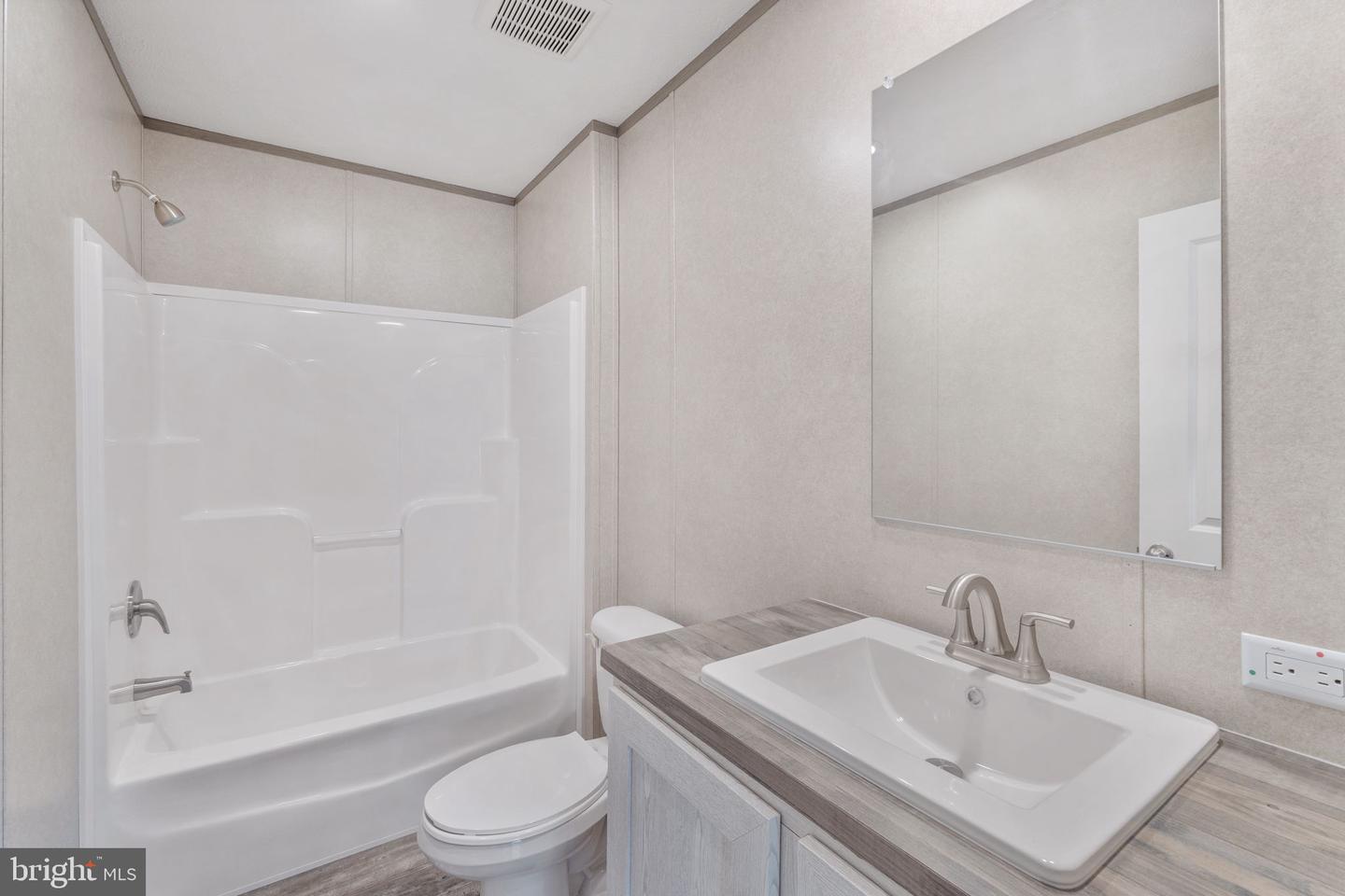 304 Lucketts Aly Property Photo 22