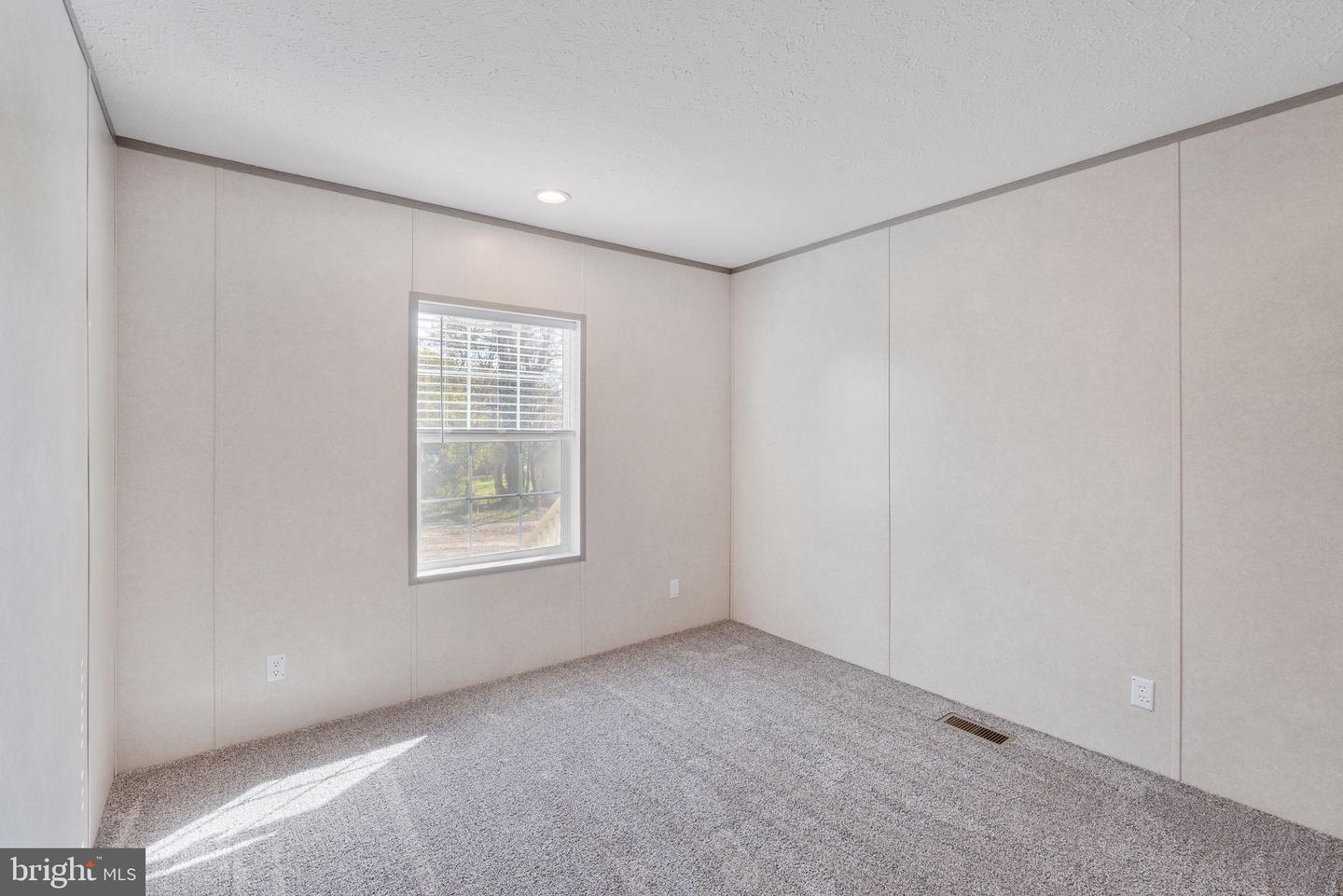 304 Lucketts Aly Property Photo 23