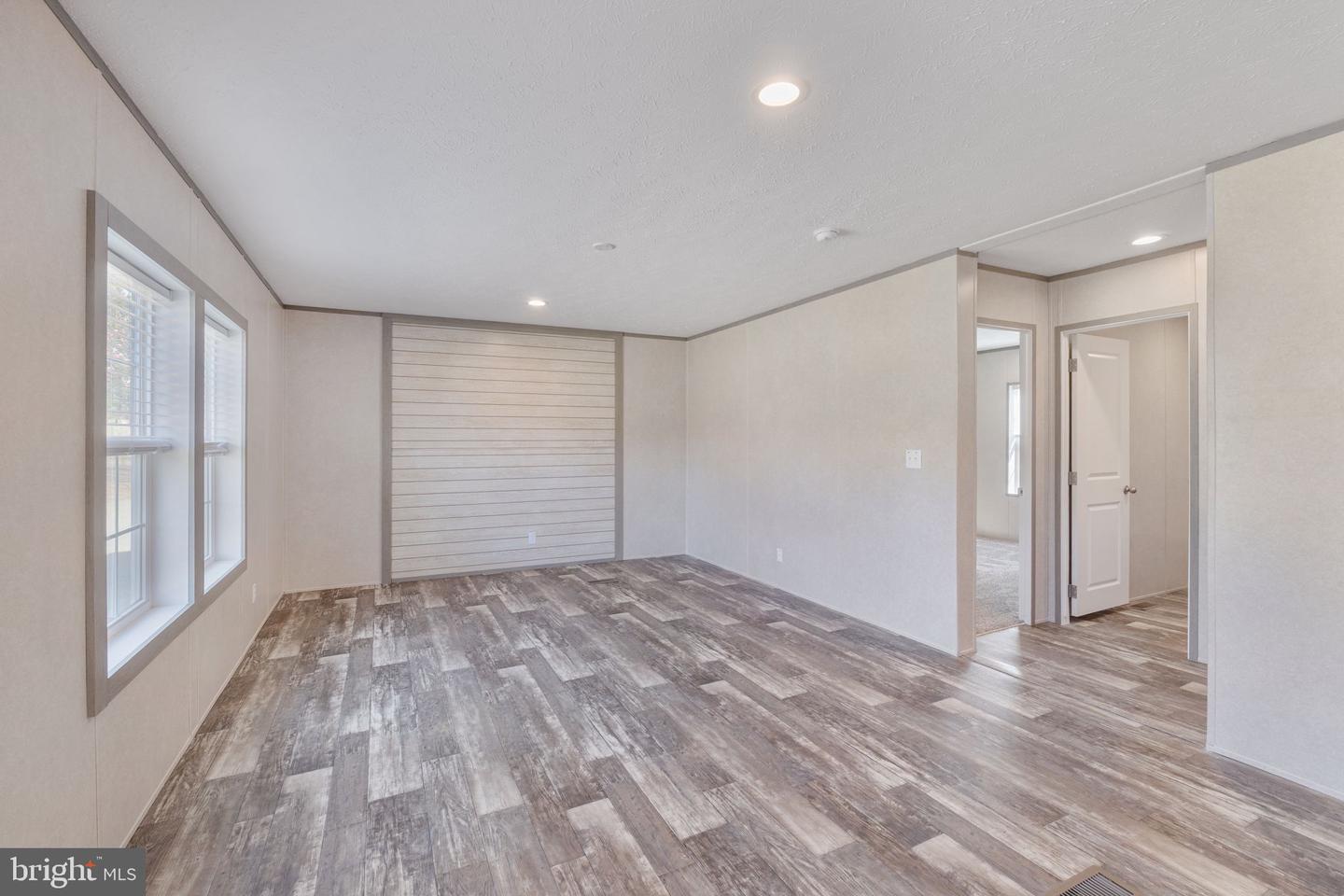 304 Lucketts Aly Property Photo 24