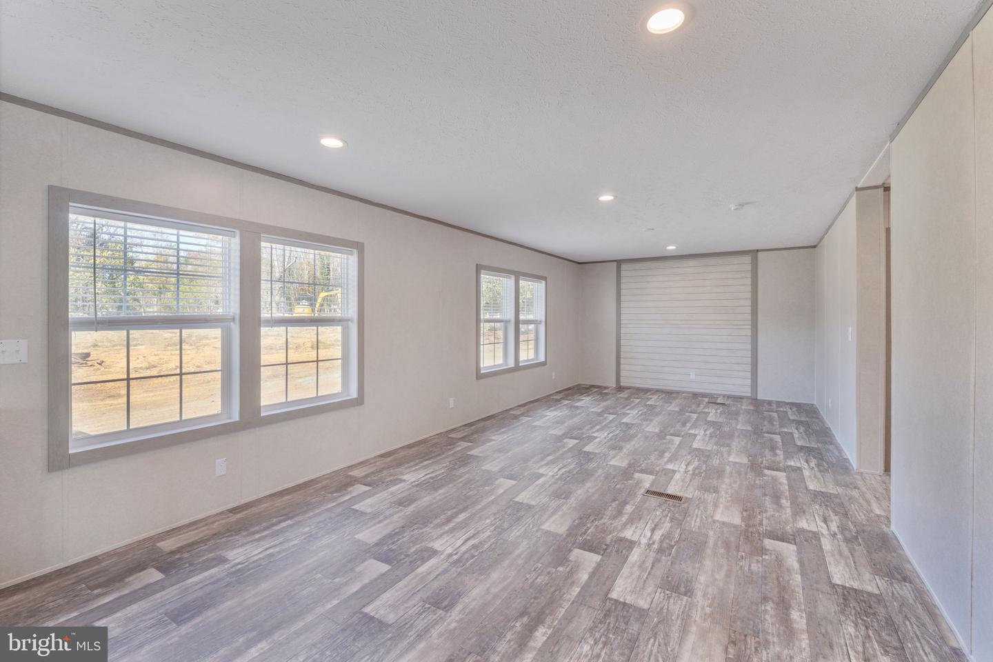 304 Lucketts Aly Property Photo 26