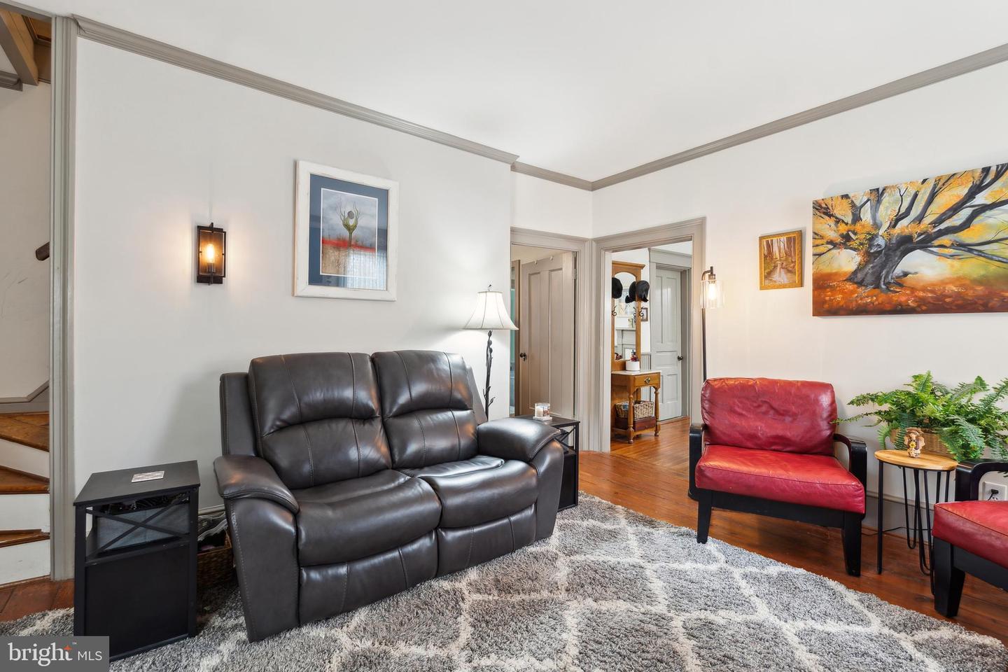 216 W Main St Property Photo 8