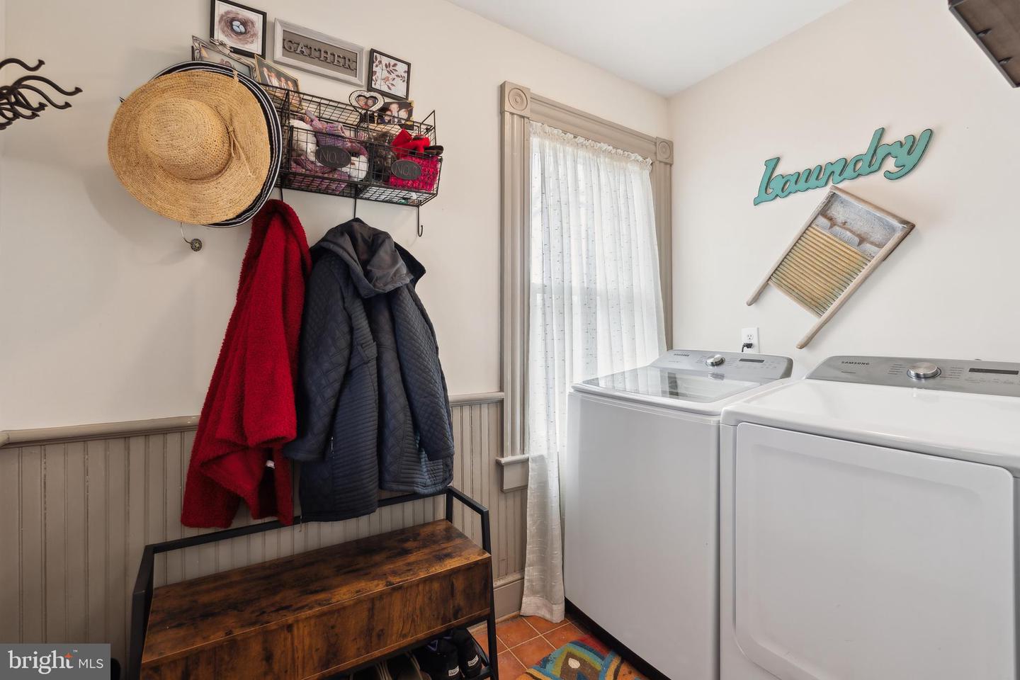 216 W Main St Property Photo 13