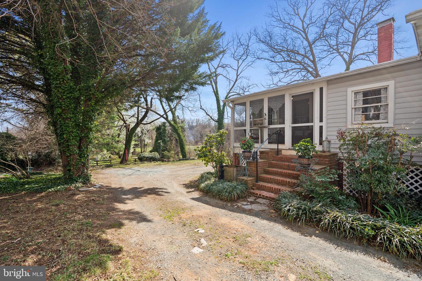 216 W Main St Property Photo 22