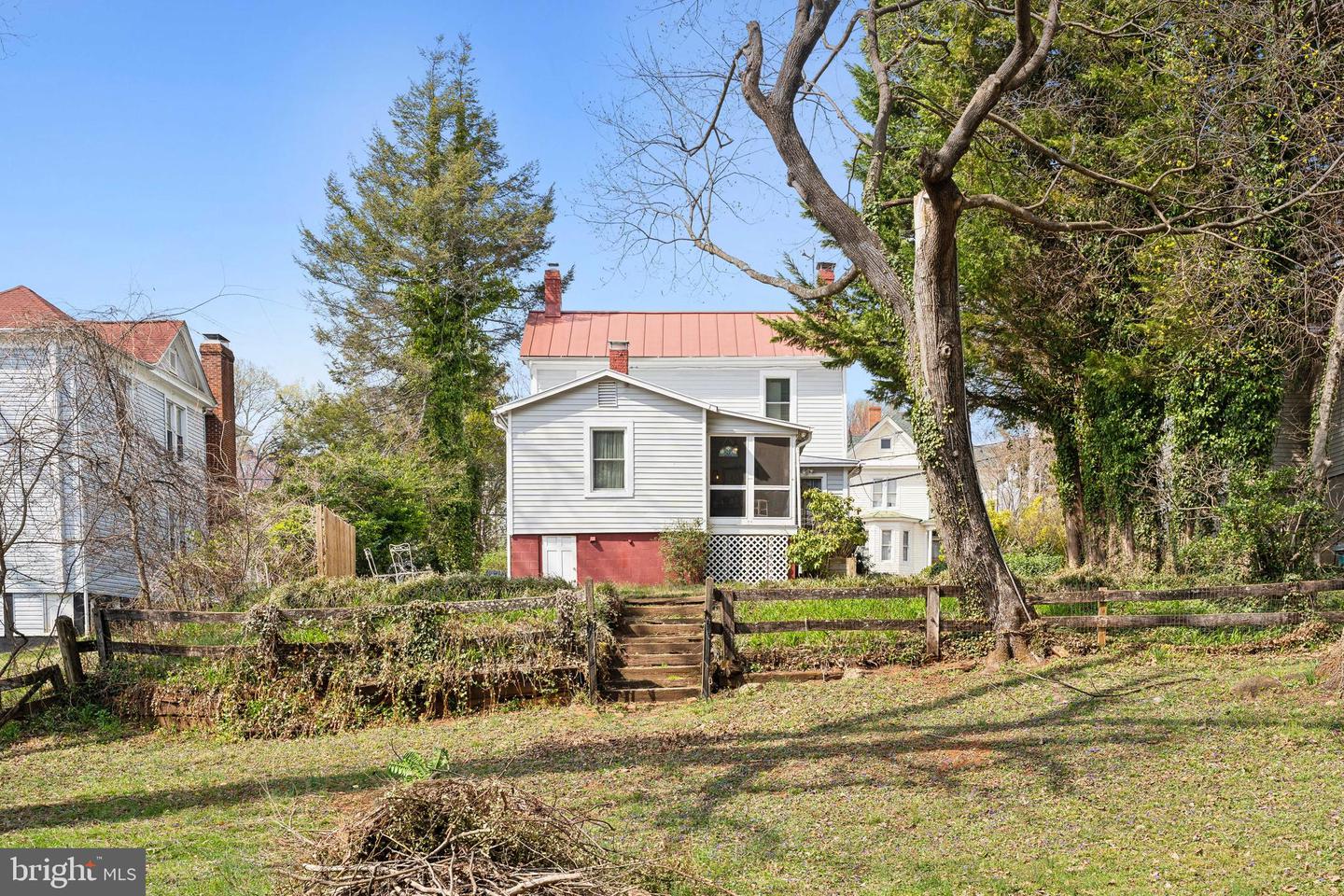 216 W Main St Property Photo 24