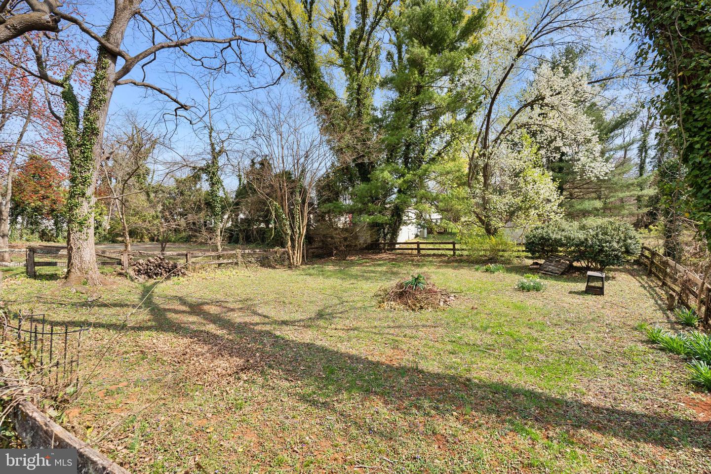 216 W Main St Property Photo 25