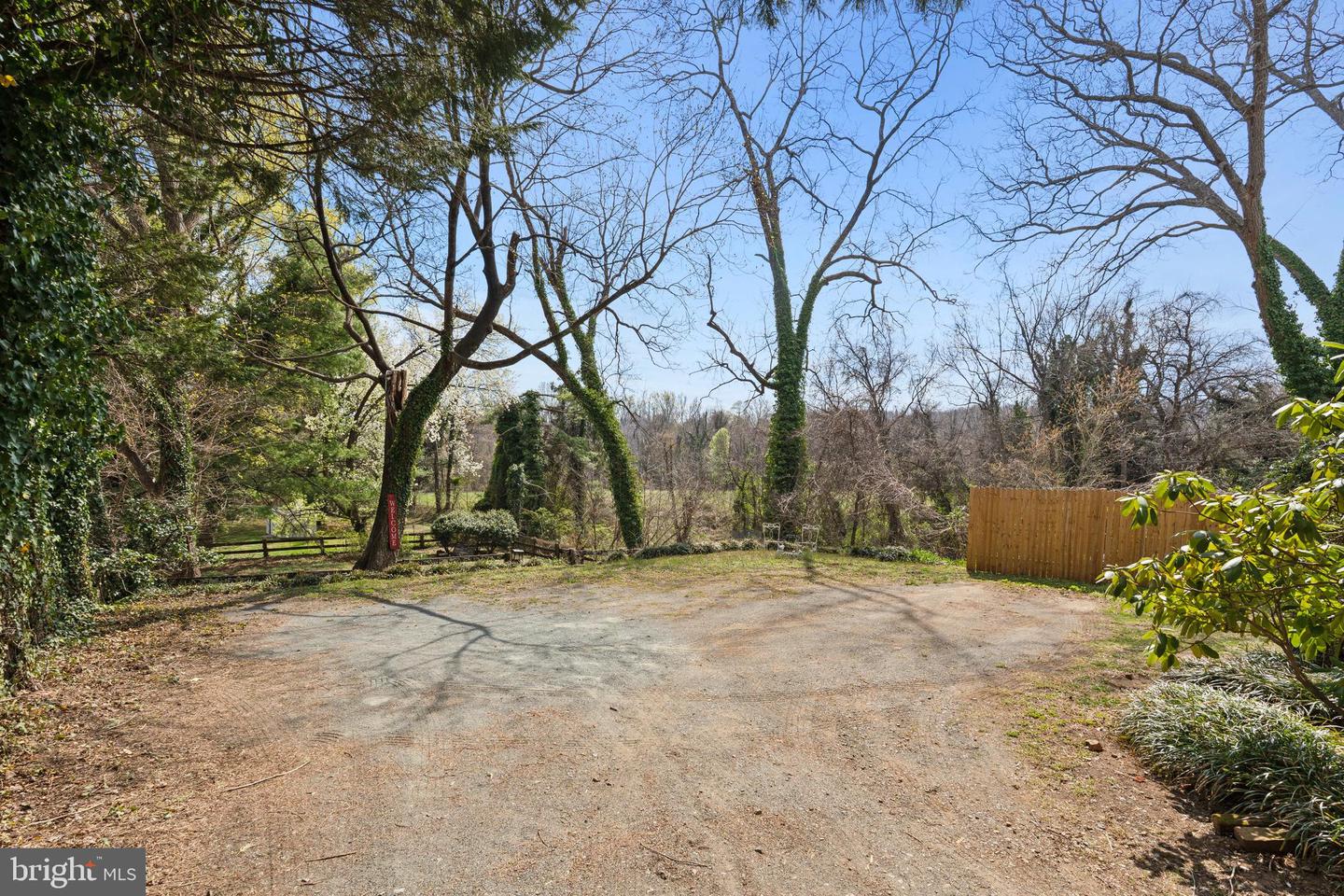 216 W Main St Property Photo 26