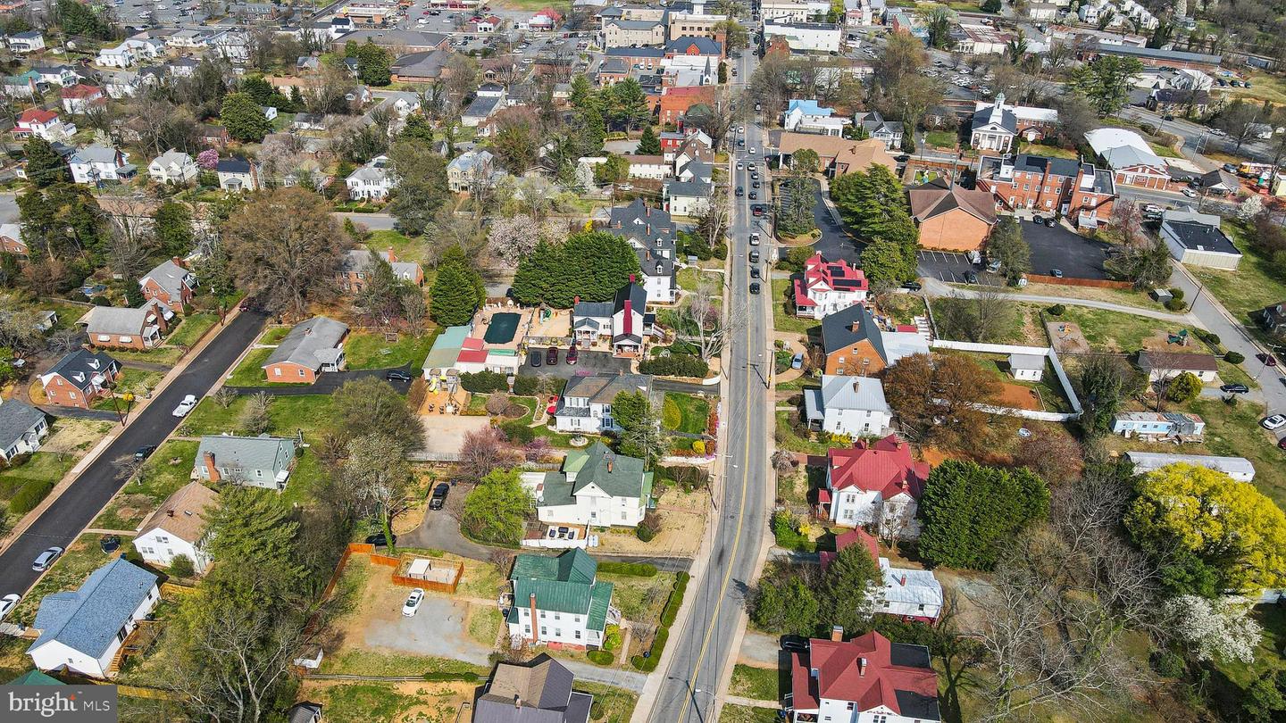 216 W Main St Property Photo 31