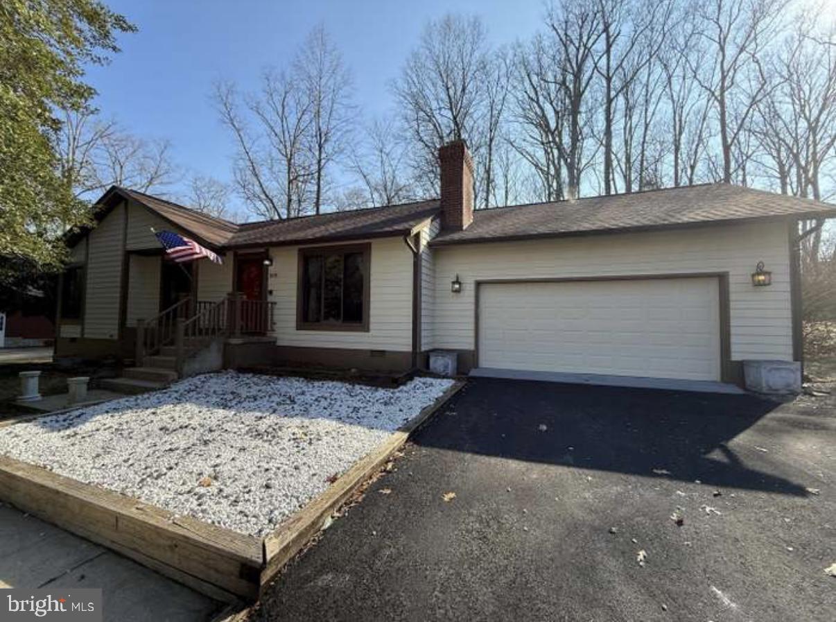 205 Confederate Cir Property Photo