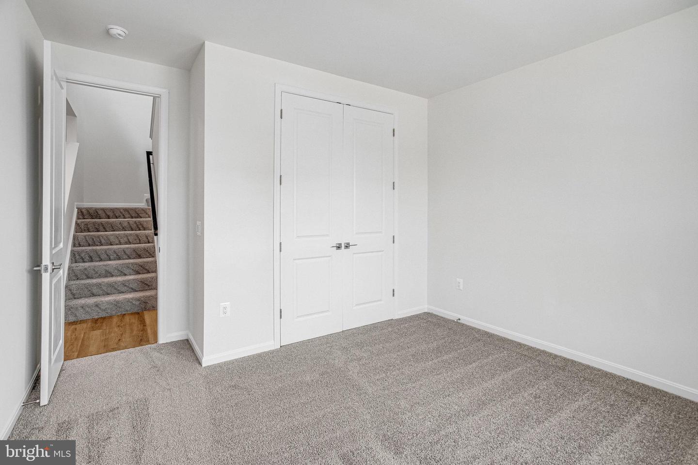 527 Aster Ln Property Photo 7