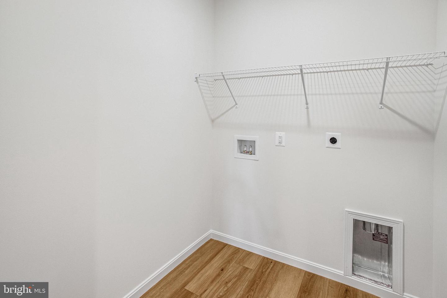 527 Aster Ln Property Photo 16
