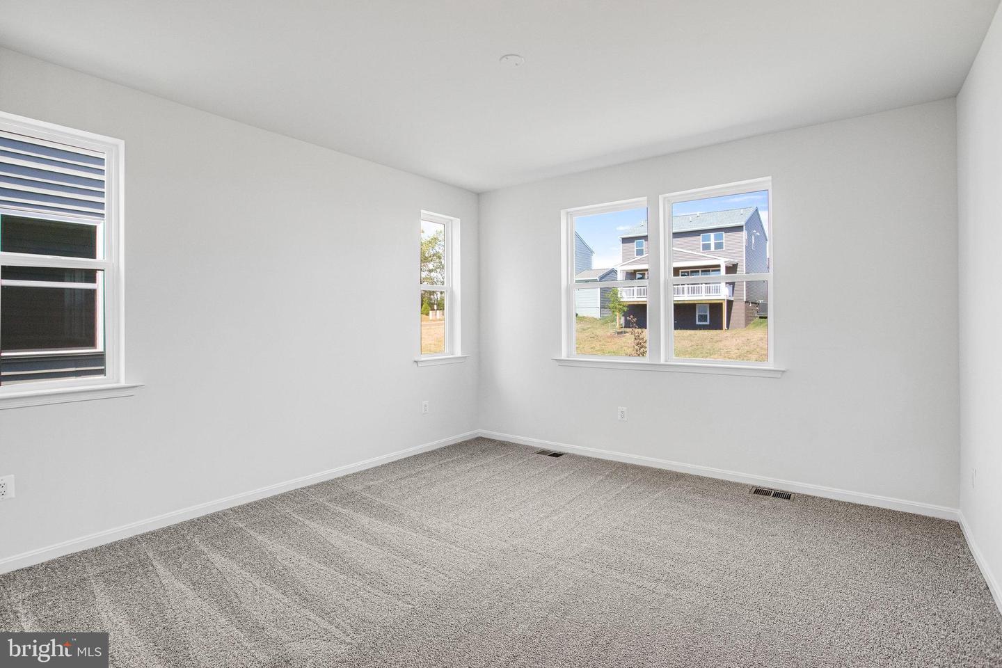 527 Aster Ln Property Photo 17