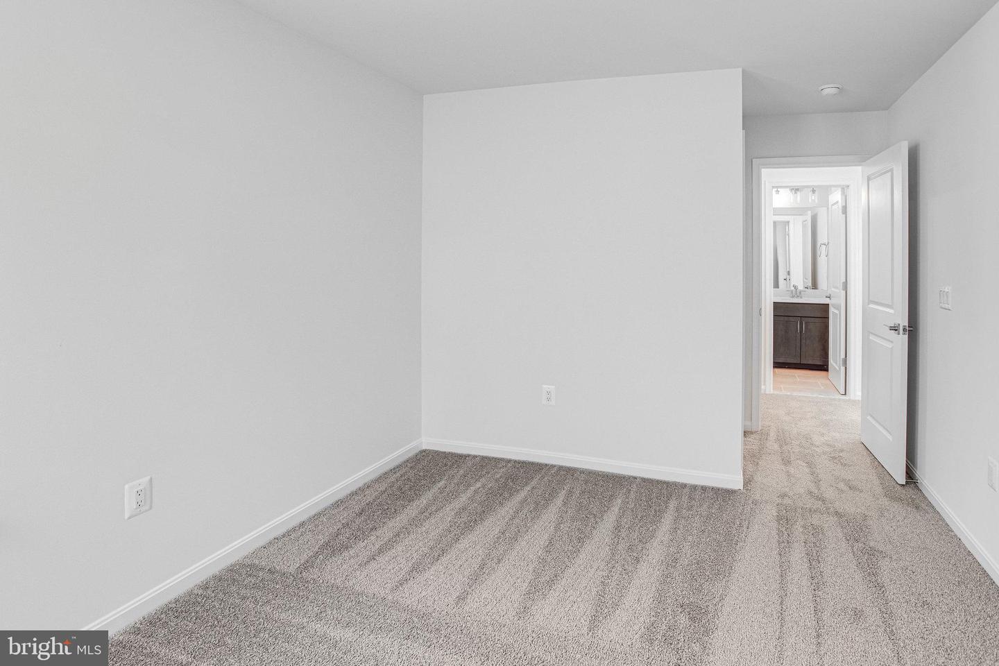 527 Aster Ln Property Photo 31