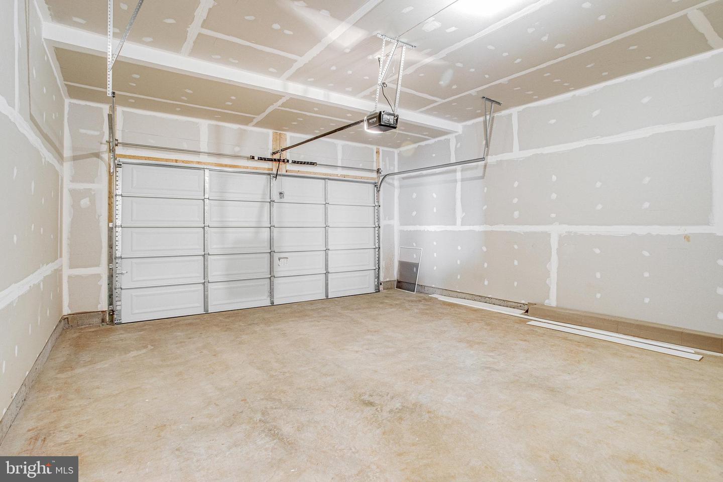 527 Aster Ln Property Photo 33