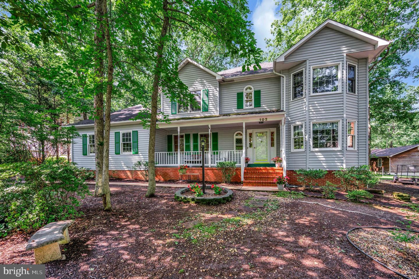 102 Hillside Dr Property Photo 1