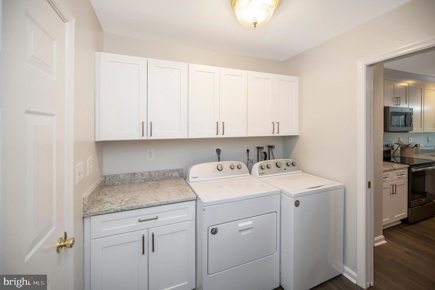1115 Eastover Pkwy Property Photo 38
