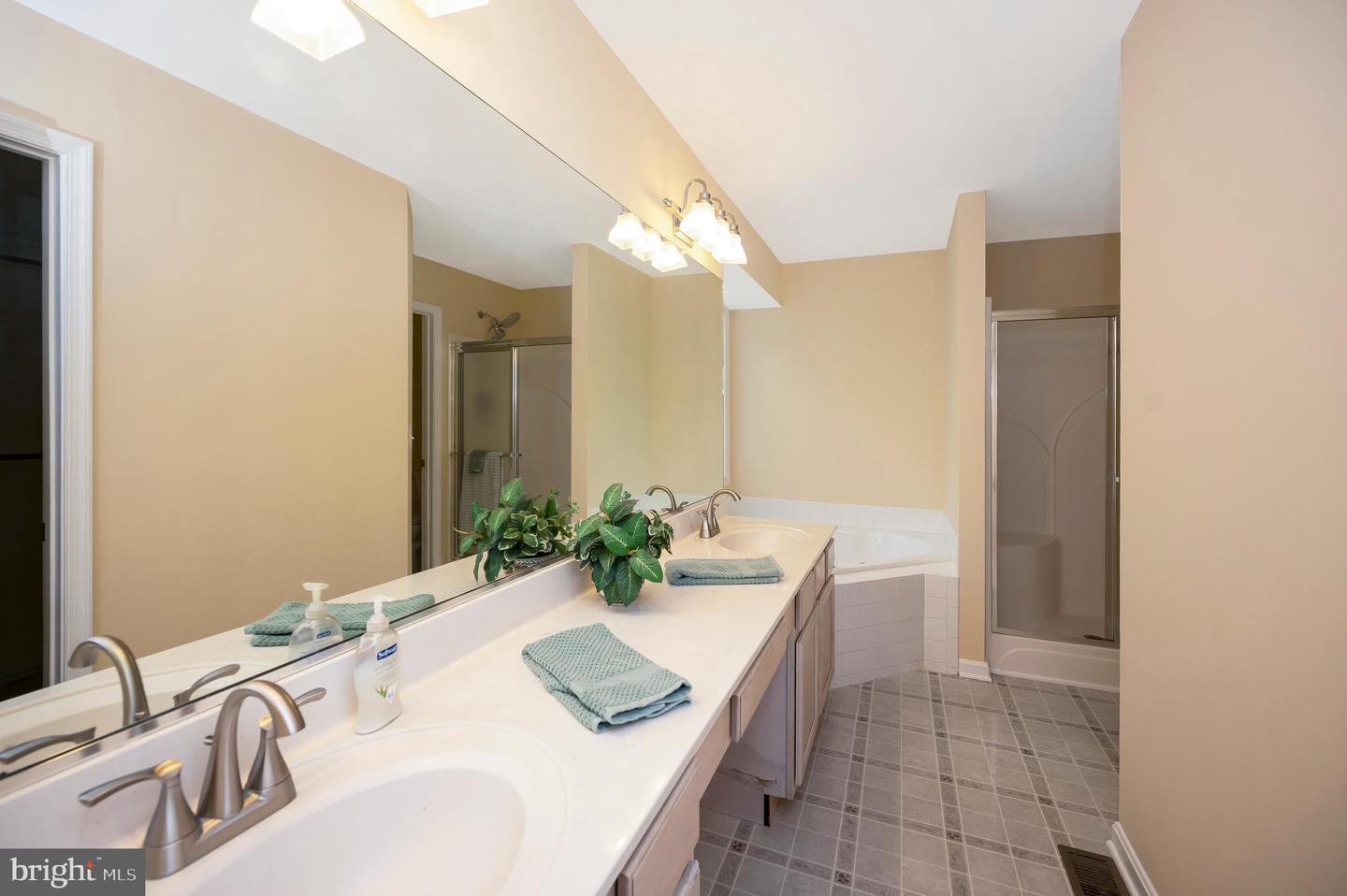 1115 Eastover Pkwy Property Photo 49