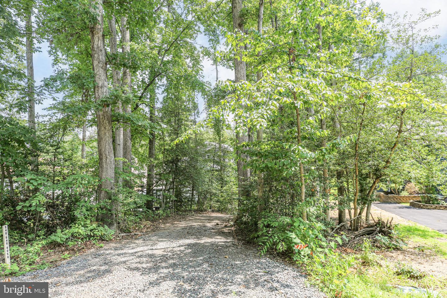 108 Confederate Cir Property Photo 8