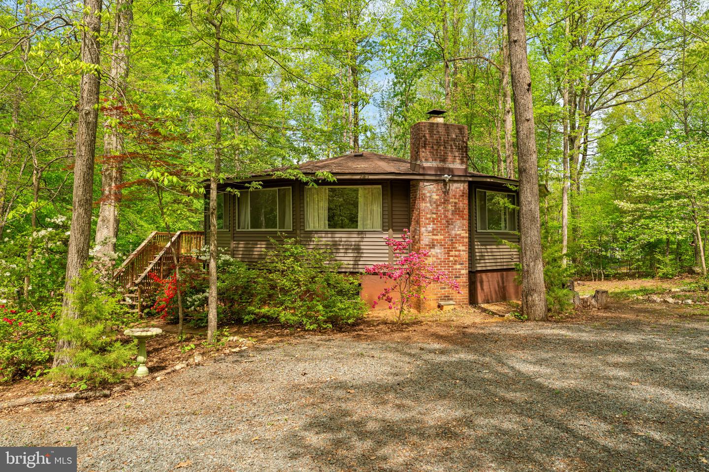 152 EDGEMONT CIR Property Photo 1