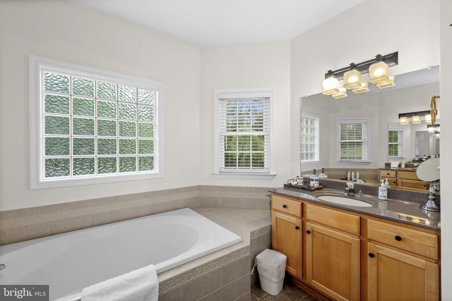 17289 Miss Mollys Ln Property Photo 17