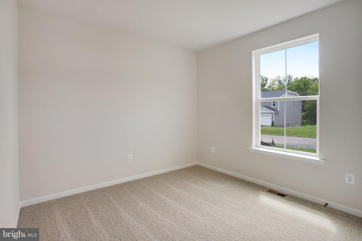 35599 Pine Needle Ln Property Photo 3