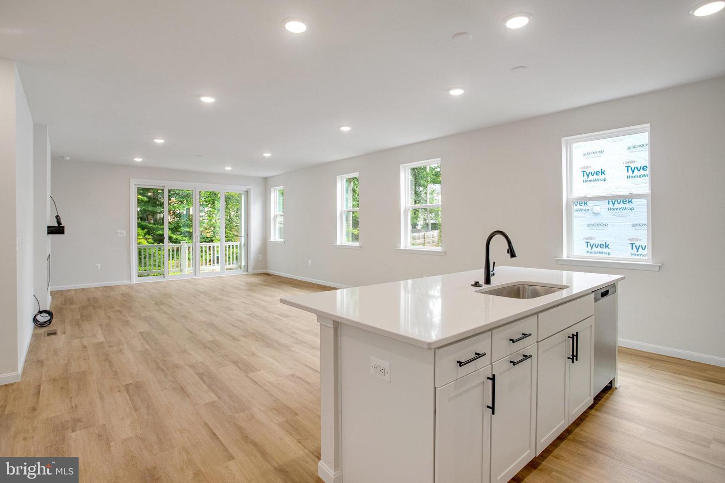 35599 Pine Needle Ln Property Photo 6