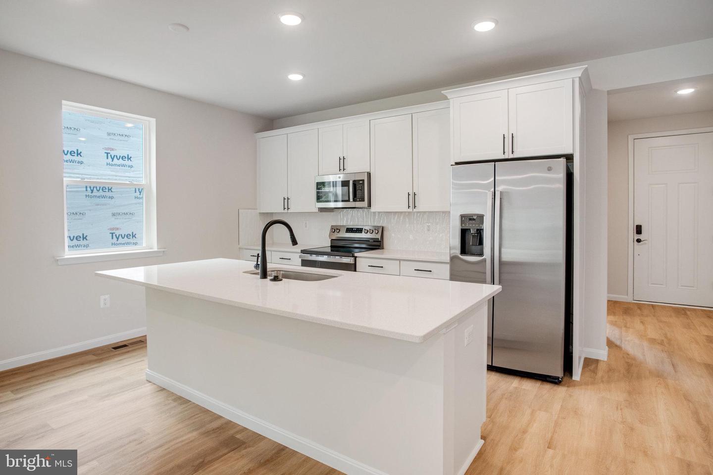 35599 Pine Needle Ln Property Photo 8