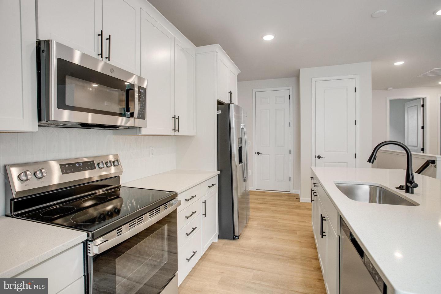 35599 Pine Needle Ln Property Photo 10