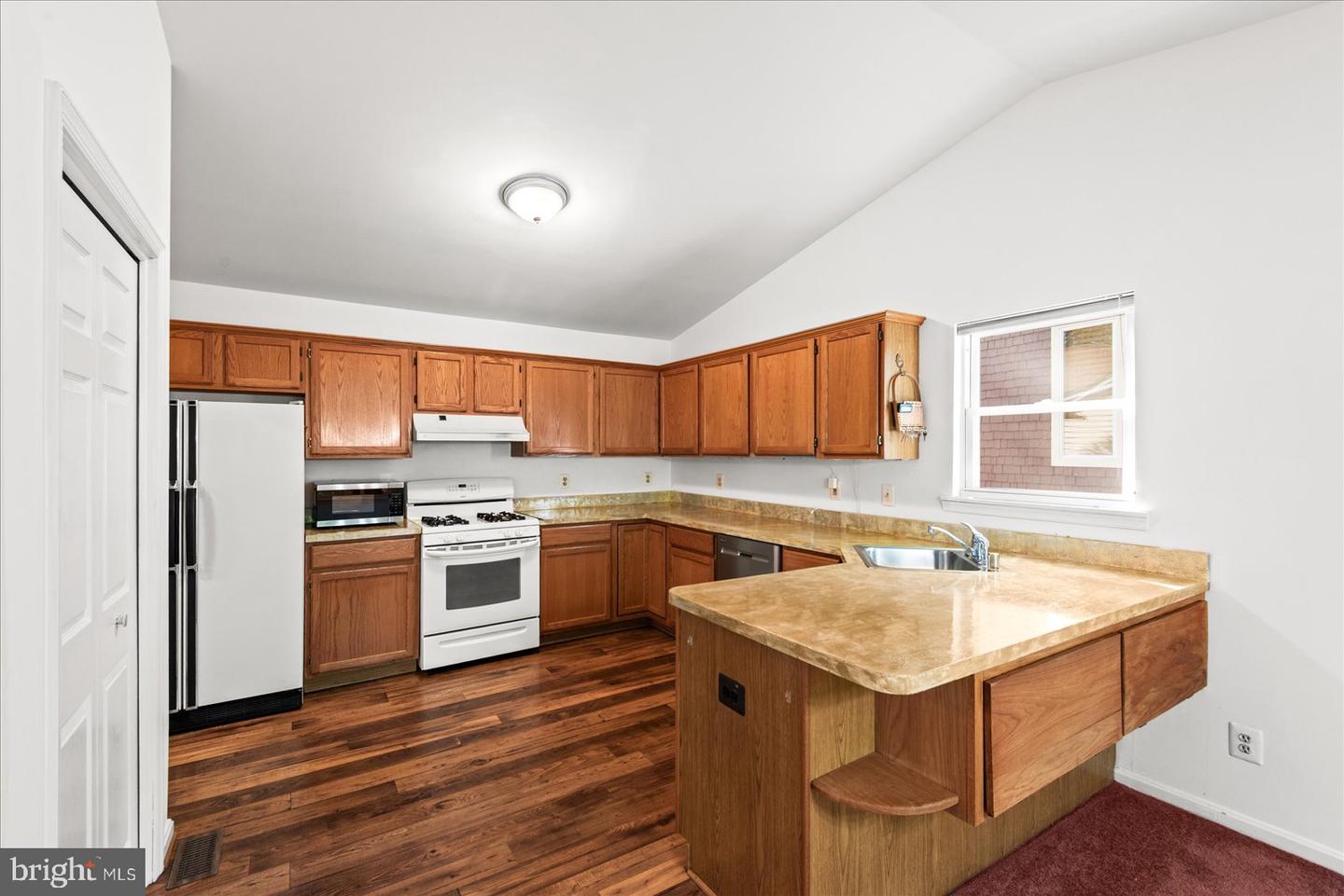 130 Green St Property Photo 12