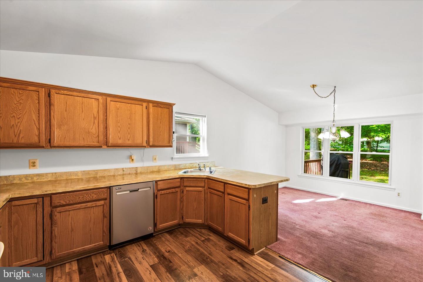130 Green St Property Photo 13